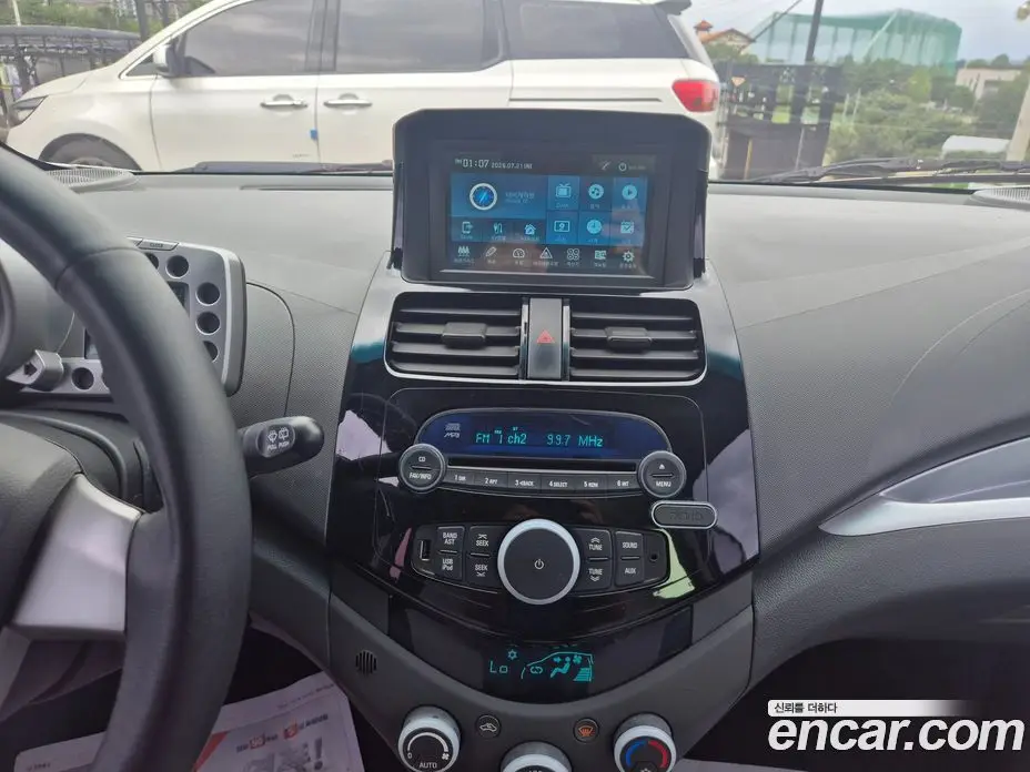 Chevrolet Spark 2011 1.0 автомат (гидро), фото 7