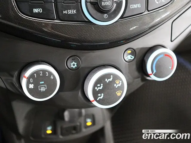 Chevrolet Spark 2013 1.0 автомат (гидро), миниатюра 10