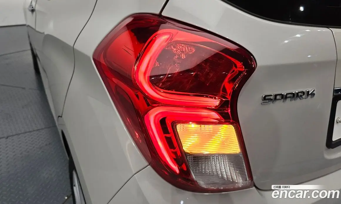 Chevrolet Spark 2016 1.0 автомат (гидро), фото 9