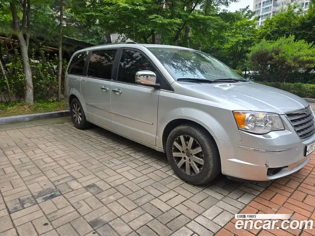 Chrysler Grand Voyager, 2009, 56 150 км