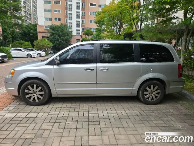 Chrysler Grand Voyager 2009 3.8 автомат (гидро), миниатюра 2