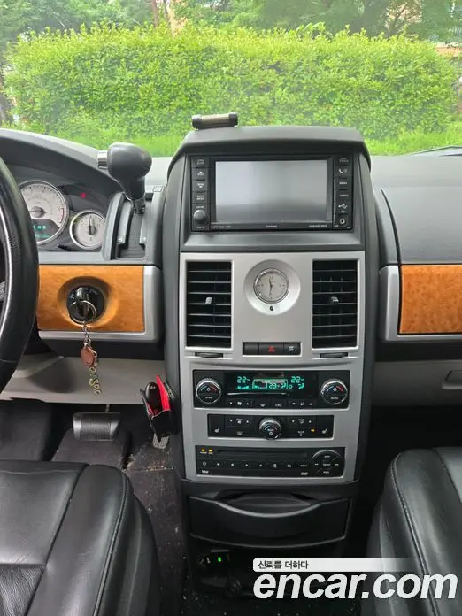Chrysler Grand Voyager 2009 3.8 автомат (гидро), миниатюра 7