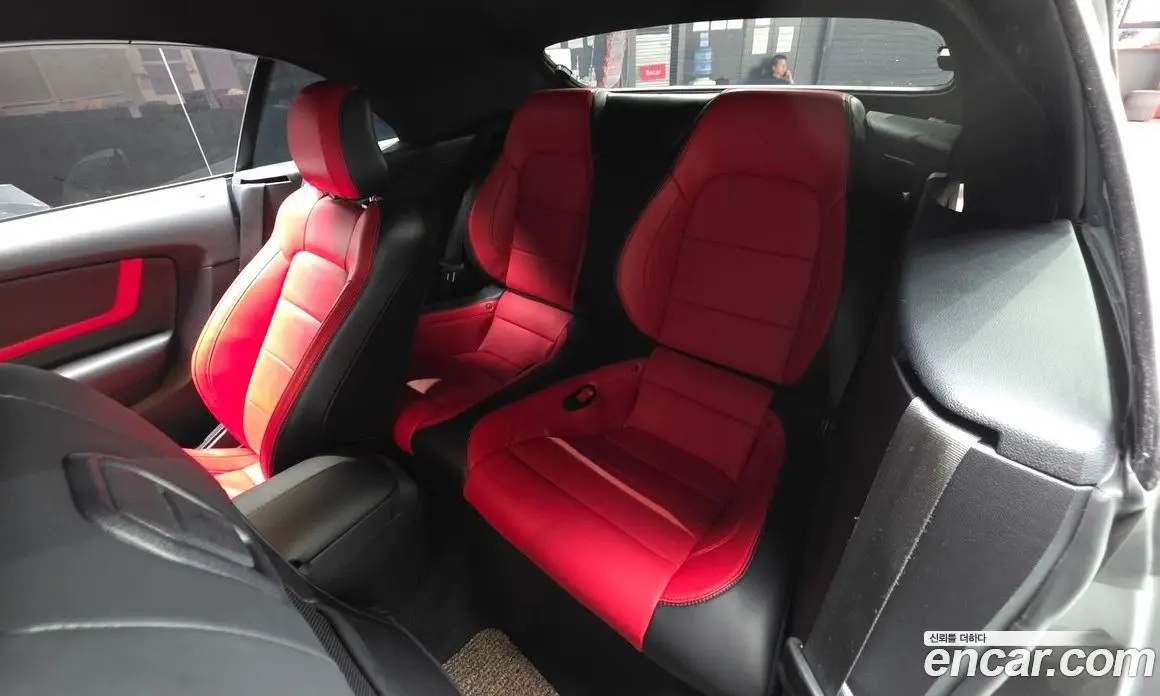 Ford Mustang 2019 2.3 автомат (гидро), фото 18