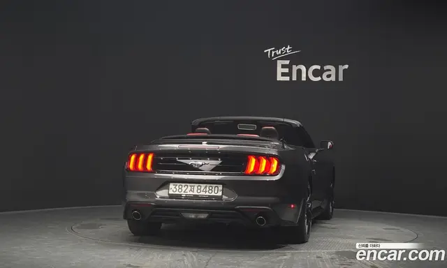 Ford Mustang 2019 2.3 автомат (гидро), миниатюра 4