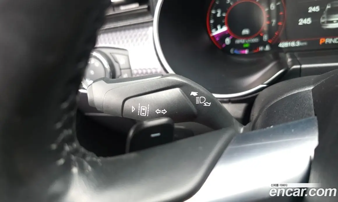 Ford Mustang 2019 2.3 автомат (гидро), фото 35