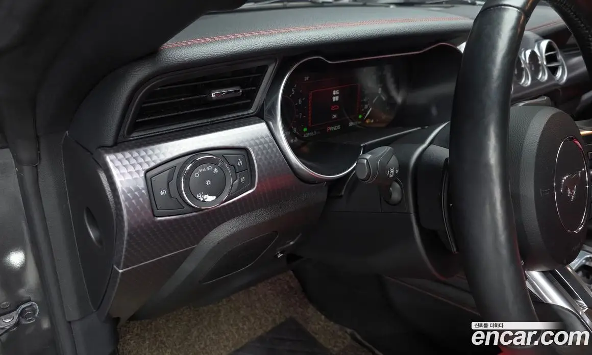 Ford Mustang 2019 2.3 автомат (гидро), фото 37