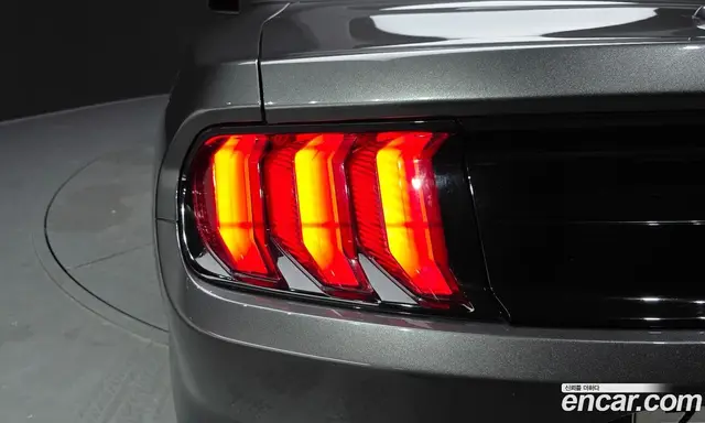 Ford Mustang 2019 2.3 автомат (гидро), миниатюра 9
