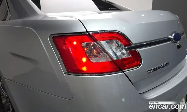 Ford Taurus 2011 3.5 автомат (гидро), миниатюра 8