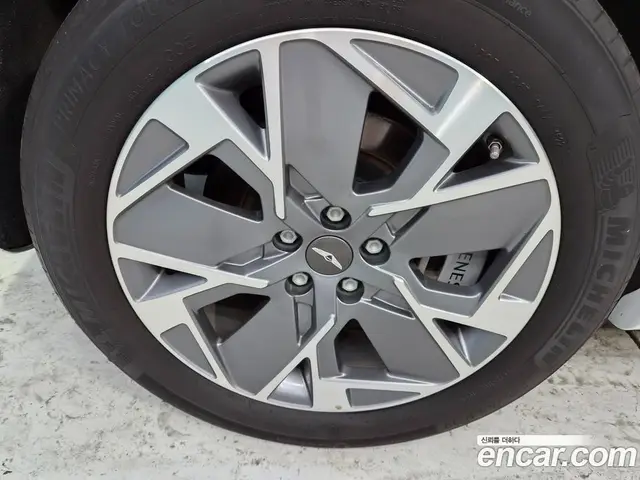 Genesis GV70 2022 0.1 автомат (гидро), миниатюра 8