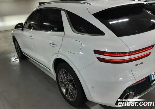 Genesis GV70 2023 2.5 автомат (гидро), миниатюра 10