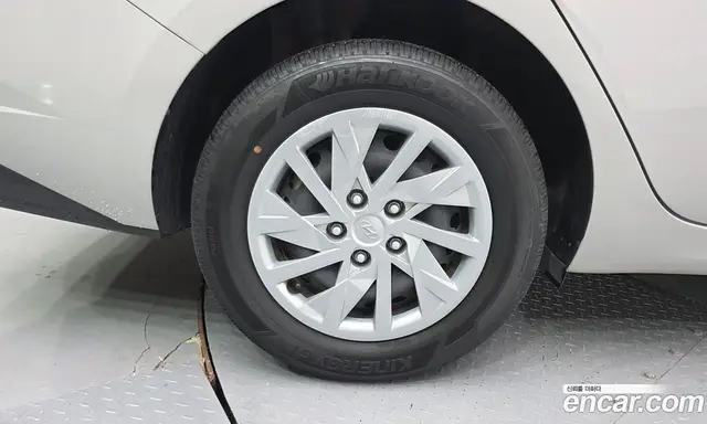 Hyundai Avante 2020 1.6 автомат (гидро), миниатюра 5
