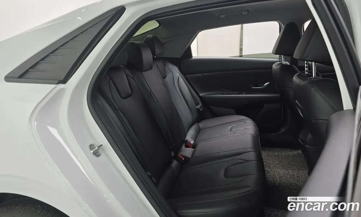 Hyundai Avante 2021 1.6 автомат (гидро), фото 17