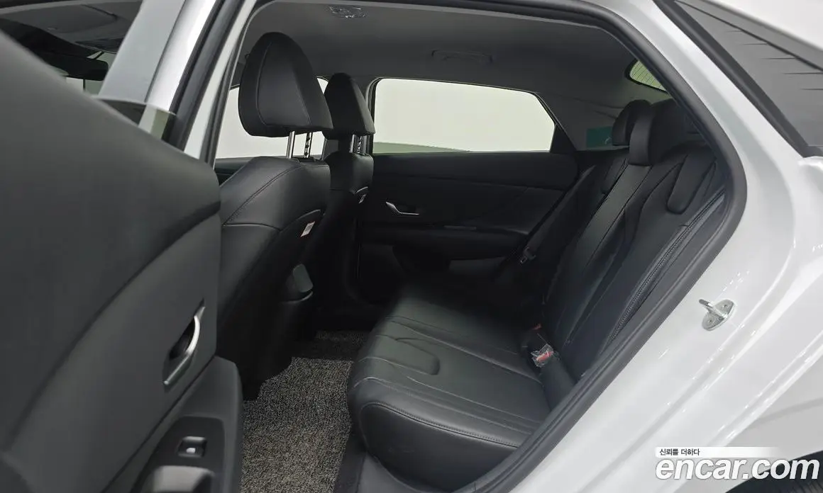 Hyundai Avante 2021 1.6 автомат (гидро), фото 18