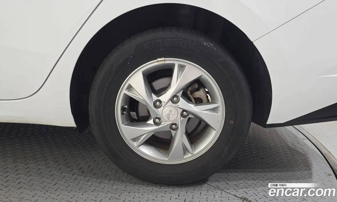 Hyundai Avante 2021 1.6 автомат (гидро), фото 7