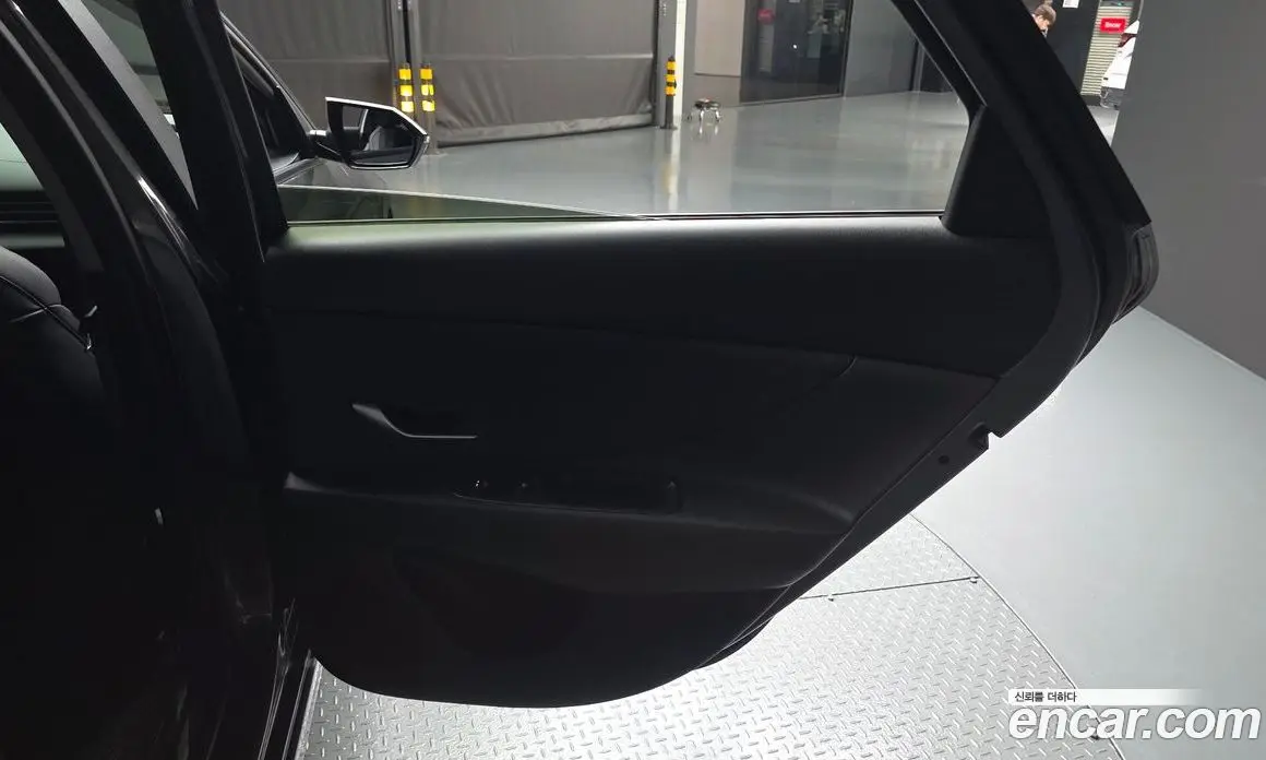 Hyundai Avante 2022 1.6 автомат (гидро), фото 15
