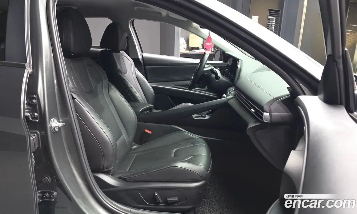 Hyundai Avante 2022 1.6 автомат (гидро), фото 16