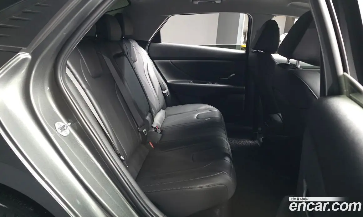 Hyundai Avante 2022 1.6 автомат (гидро), фото 17