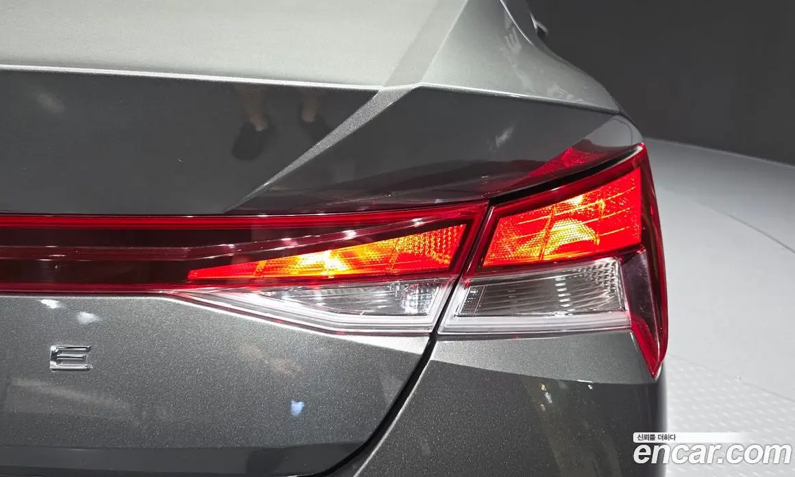 Hyundai Avante 2022 1.6 автомат (гидро), фото 9