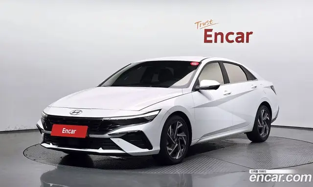 Hyundai Avante 2023 1.6 автомат (гидро), миниатюра 1