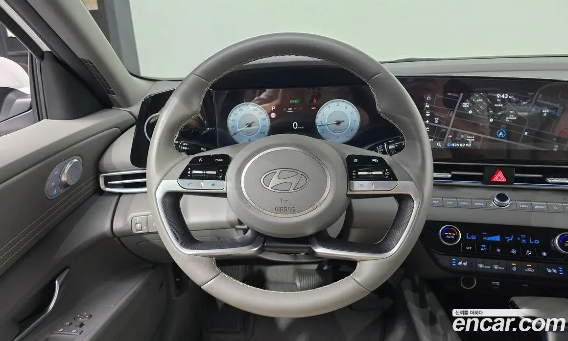 Hyundai Avante 2023 1.6 автомат (гидро), фото 13