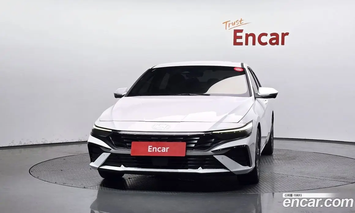 Hyundai Avante 2023 1.6 автомат (гидро), фото 3
