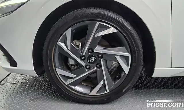Hyundai Avante 2023 1.6 автомат (гидро), миниатюра 5
