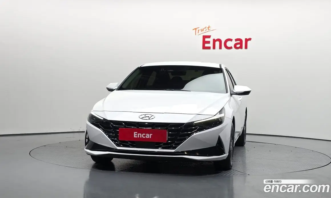 Hyundai Avante 2023 1.6 автомат (гидро), фото 3