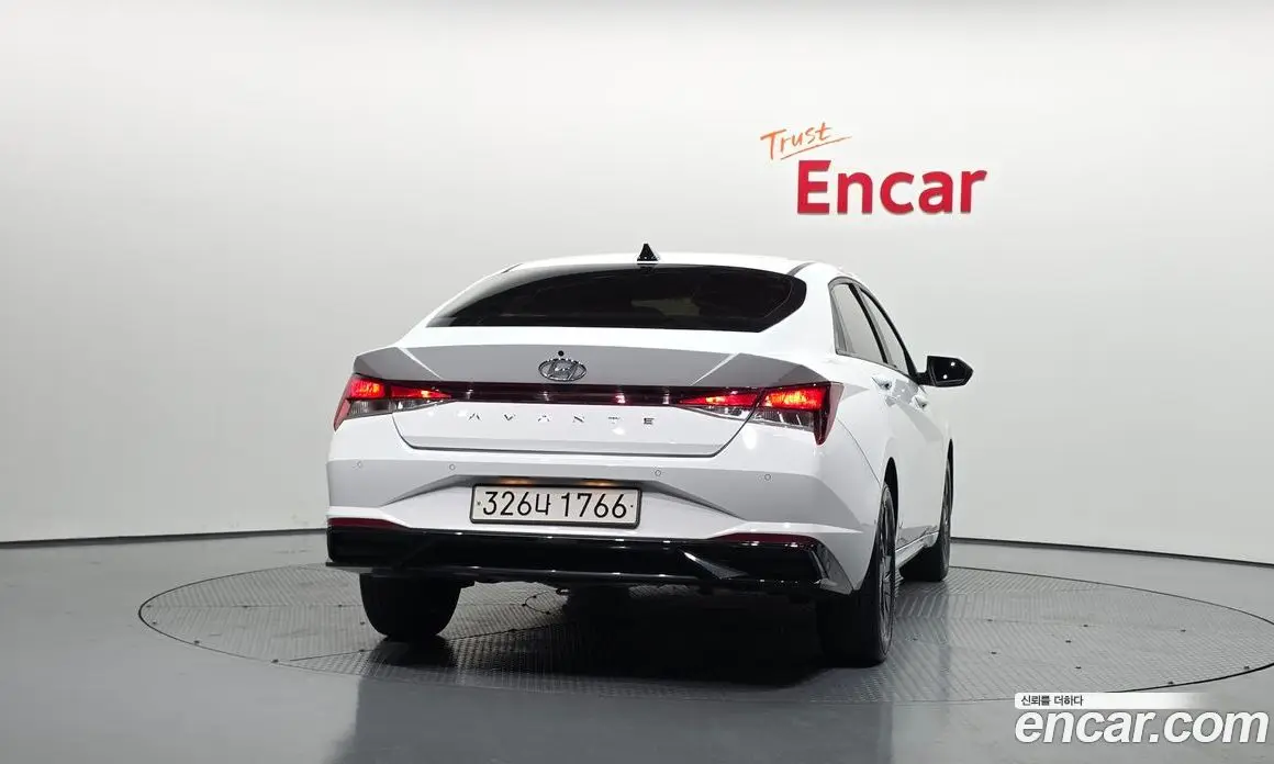 Hyundai Avante 2023 1.6 автомат (гидро), фото 4