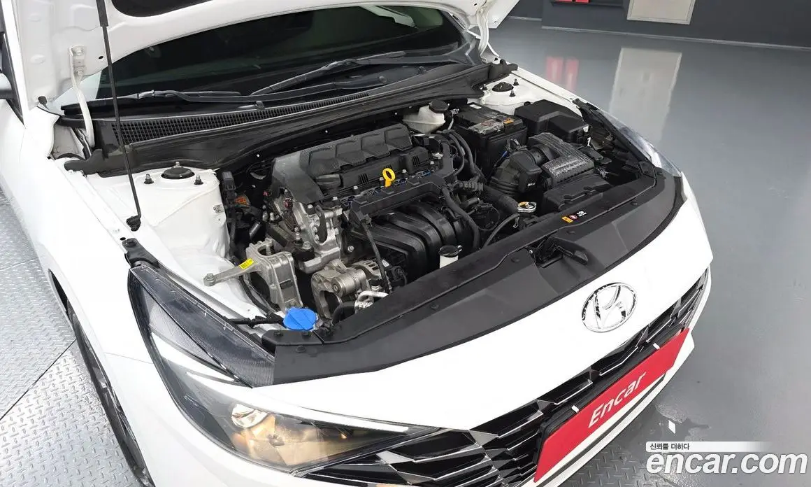 Hyundai Avante 2023 1.6 автомат (гидро), фото 6