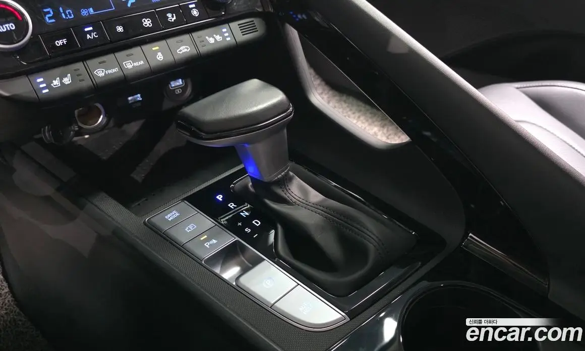 Hyundai Avante 2023 1.6 автомат (гидро), фото 9