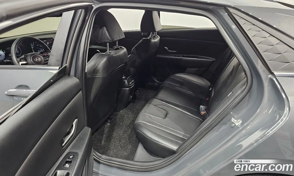 Hyundai Avante 2024 1.6 автомат (гидро), фото 17