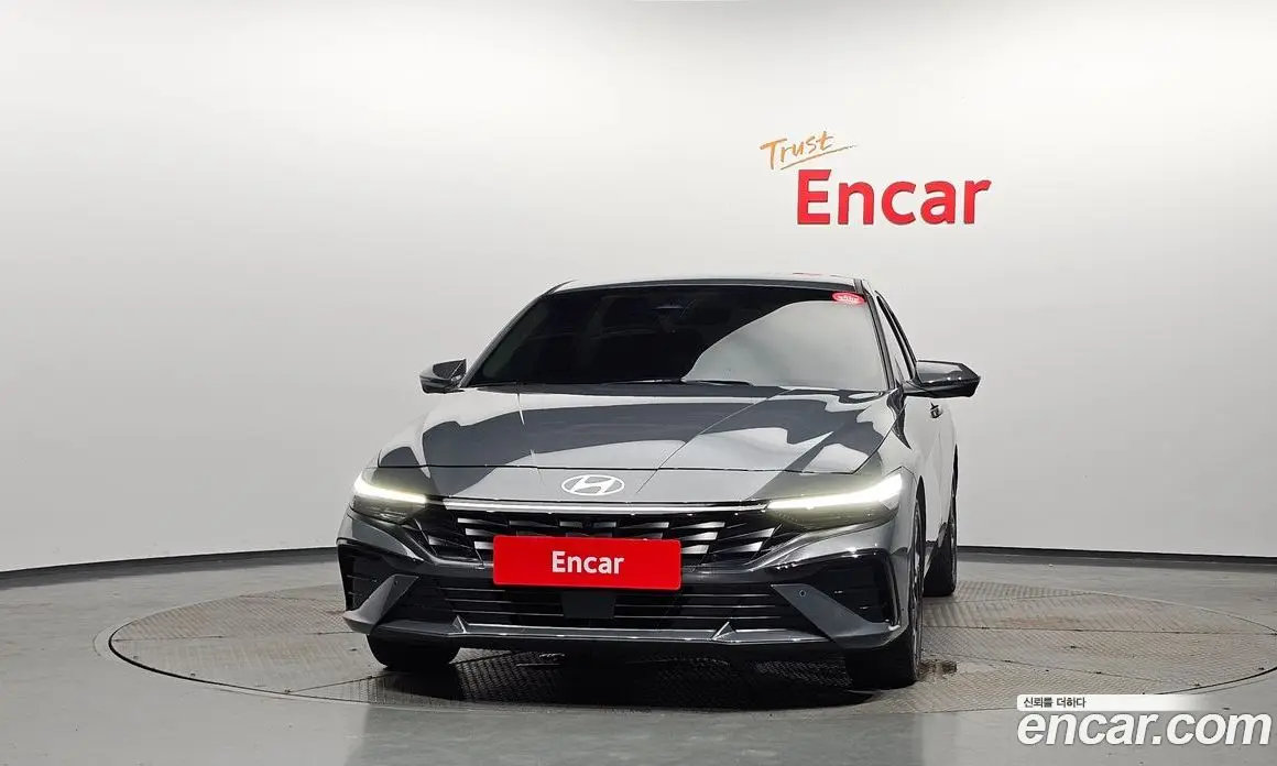 Hyundai Avante 2024 1.6 автомат (гидро), фото 3