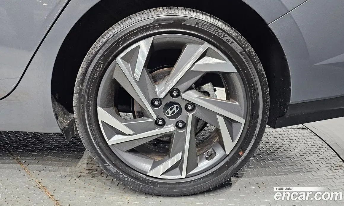 Hyundai Avante 2024 1.6 автомат (гидро), фото 7