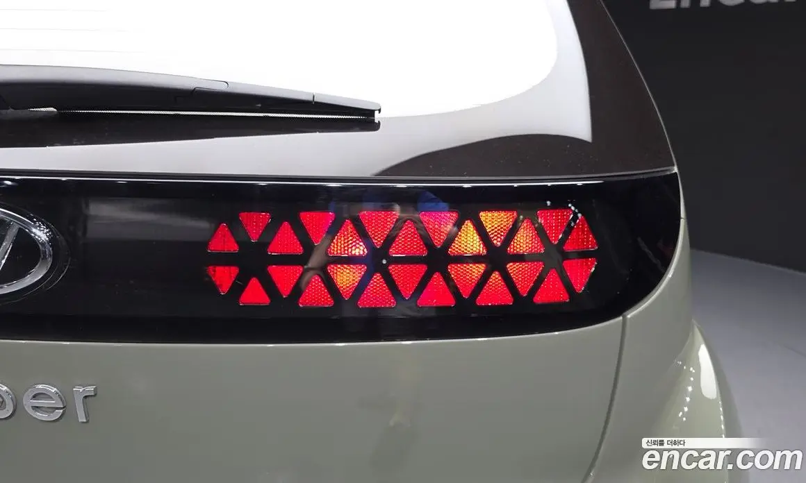 Hyundai Casper 2023 1.0 автомат (гидро), фото 9