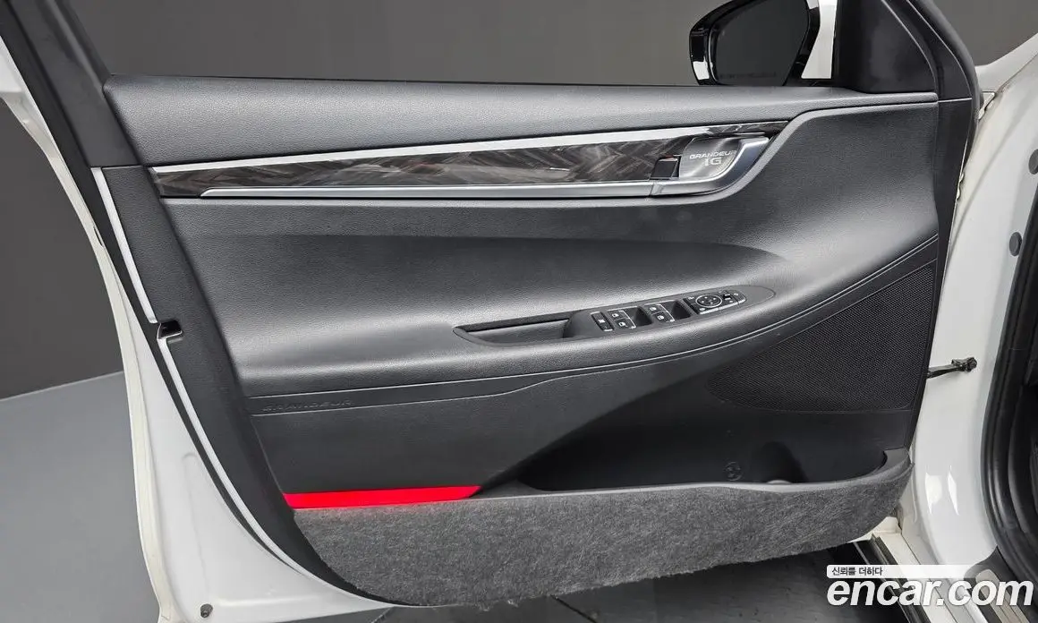 Hyundai Grandeur 2018 2.4 автомат (гидро), фото 14