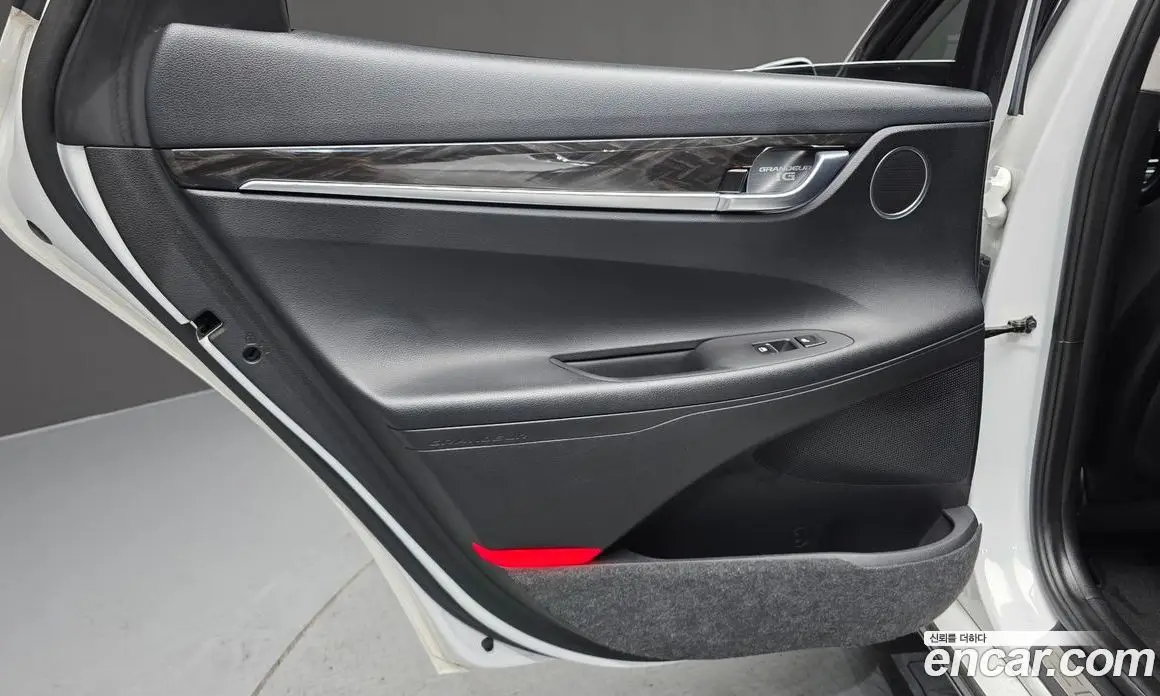 Hyundai Grandeur 2018 2.4 автомат (гидро), фото 15