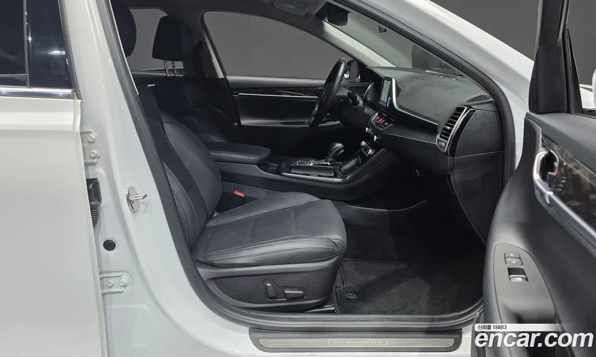 Hyundai Grandeur 2018 2.4 автомат (гидро), фото 16