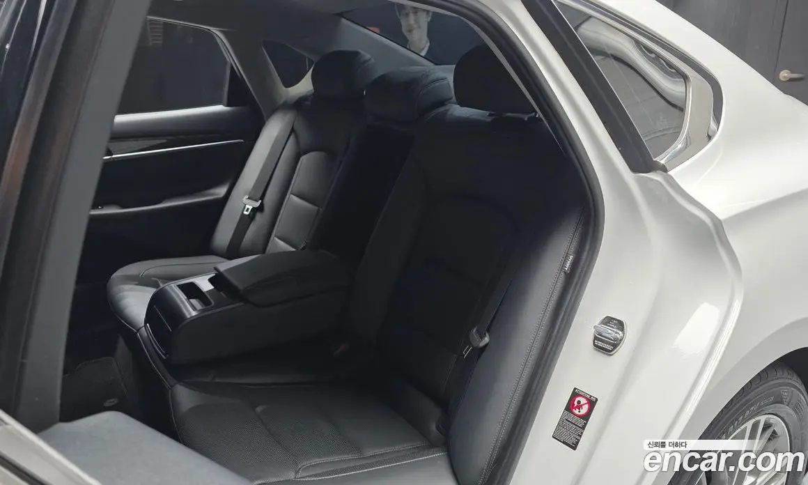 Hyundai Grandeur 2018 2.4 автомат (гидро), фото 18