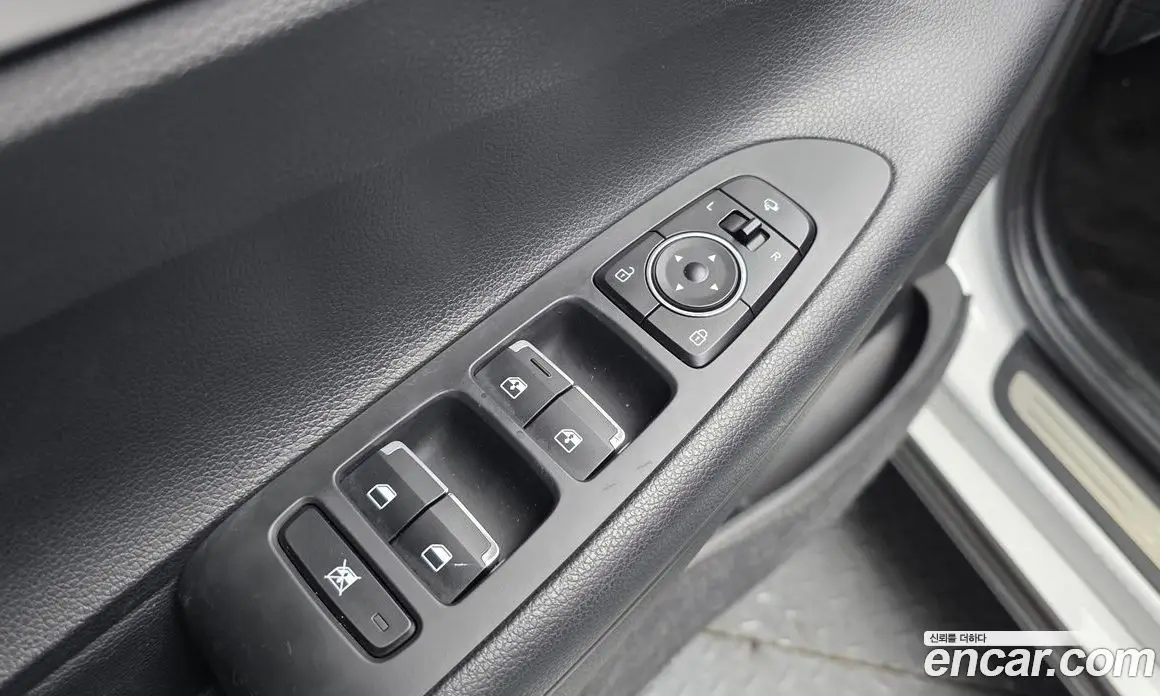 Hyundai Grandeur 2018 2.4 автомат (гидро), фото 26