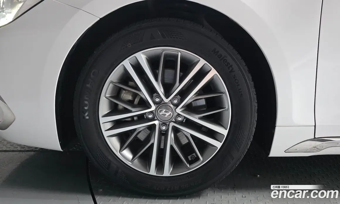 Hyundai Grandeur 2018 2.4 автомат (гидро), фото 5