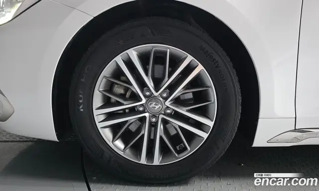 Hyundai Grandeur 2018 2.4 автомат (гидро), миниатюра 5