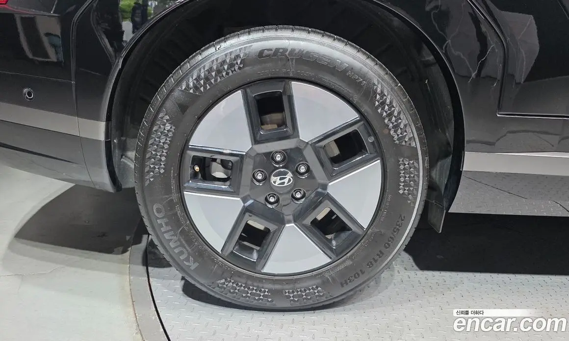 Hyundai Santa Fe 2024 1.6 автомат (гидро), фото 5
