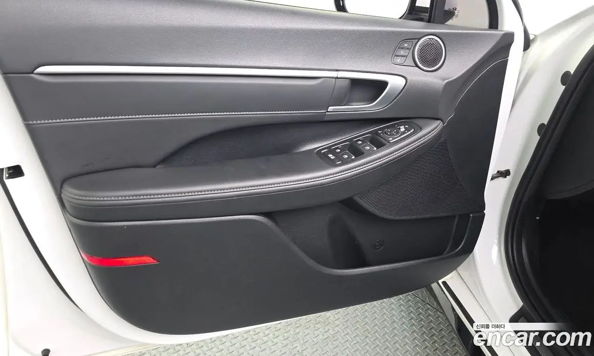 Hyundai Sonata 2023 1.6 автомат (гидро), фото 13
