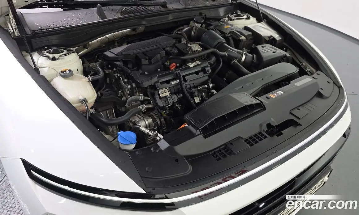 Hyundai Sonata 2023 1.6 автомат (гидро), фото 5