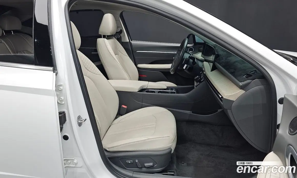 Hyundai Sonata 2024 1.6 автомат (гидро), фото 15