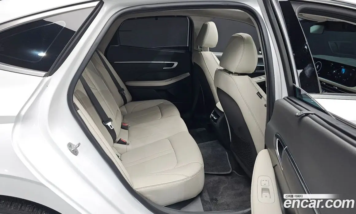 Hyundai Sonata 2024 1.6 автомат (гидро), фото 16