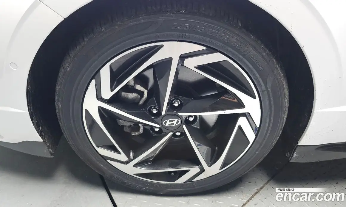 Hyundai Sonata 2024 1.6 автомат (гидро), фото 4