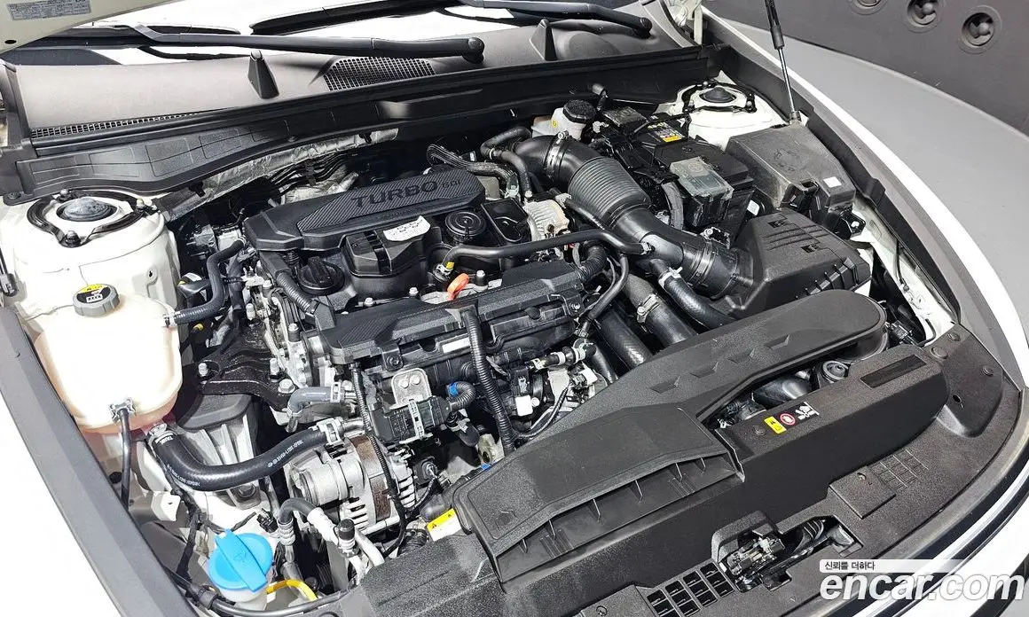 Hyundai Sonata 2024 1.6 автомат (гидро), фото 5