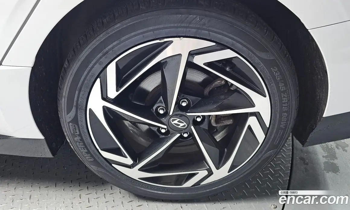 Hyundai Sonata 2024 1.6 автомат (гидро), фото 6