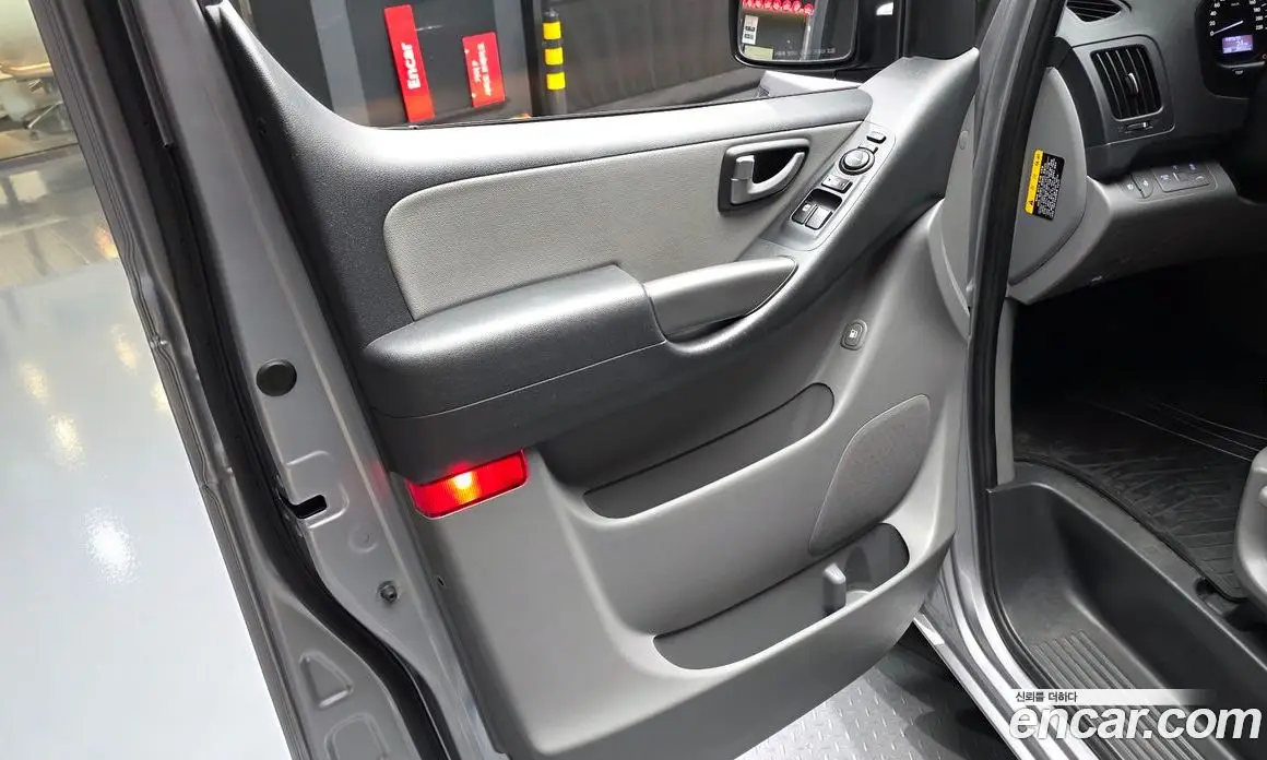 Hyundai Starex 2020 2.5 автомат (гидро), фото 15